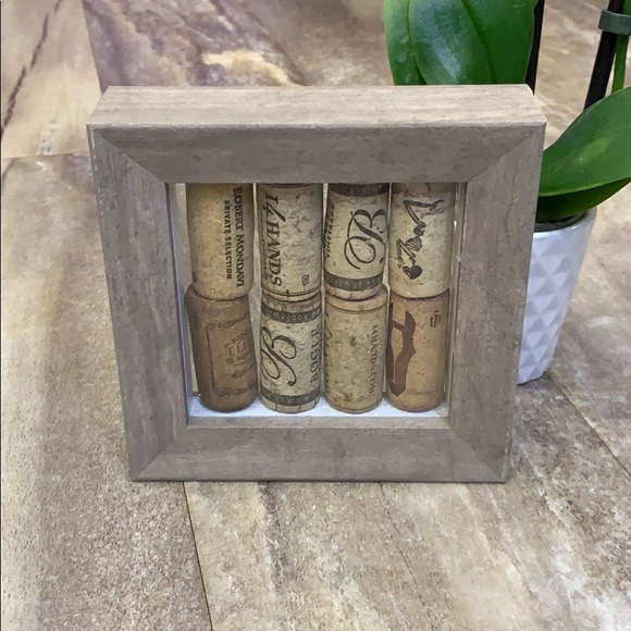 🥂Gifted Tiny House  Authentic Wine Cork frame Decor 🥂 - Picture 3 of 8